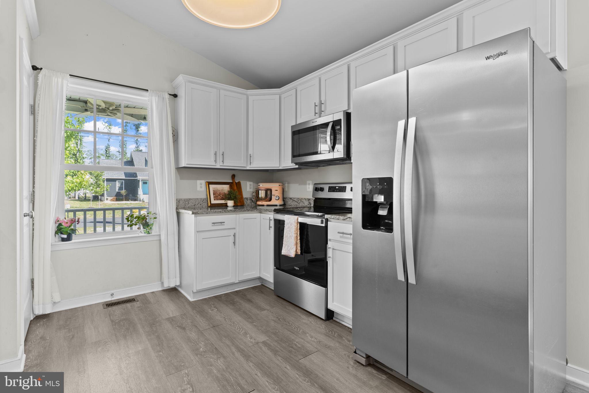 320 2nd Street Colonial Beach, VA 22443 - Photo 6 of 60