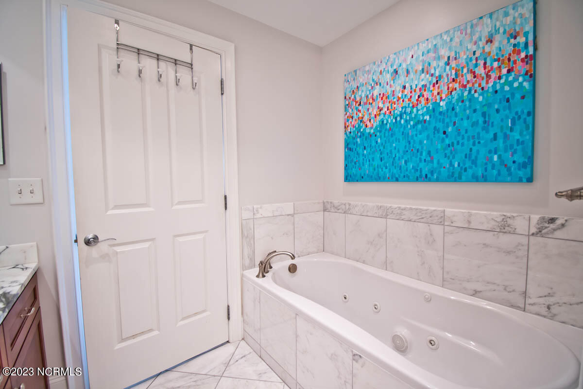 1435 Salter Path Road, Unit D2 Indian Beach, NC 28512 - Photo 27 of 53 Principal Bath