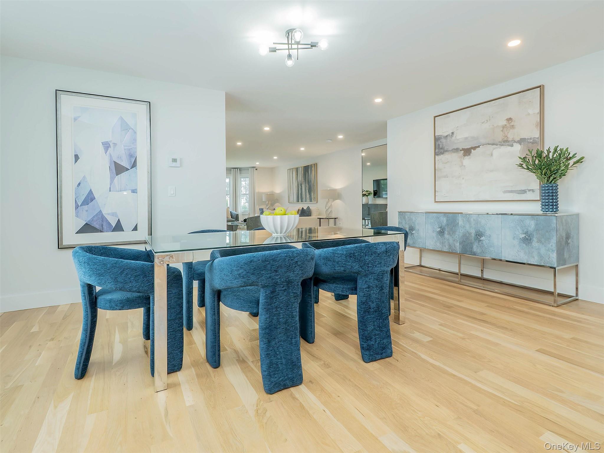 59 Edgewood Road, Unit B Port Washington, NY 11050 - Photo 4 of 20 Gallery Image 4