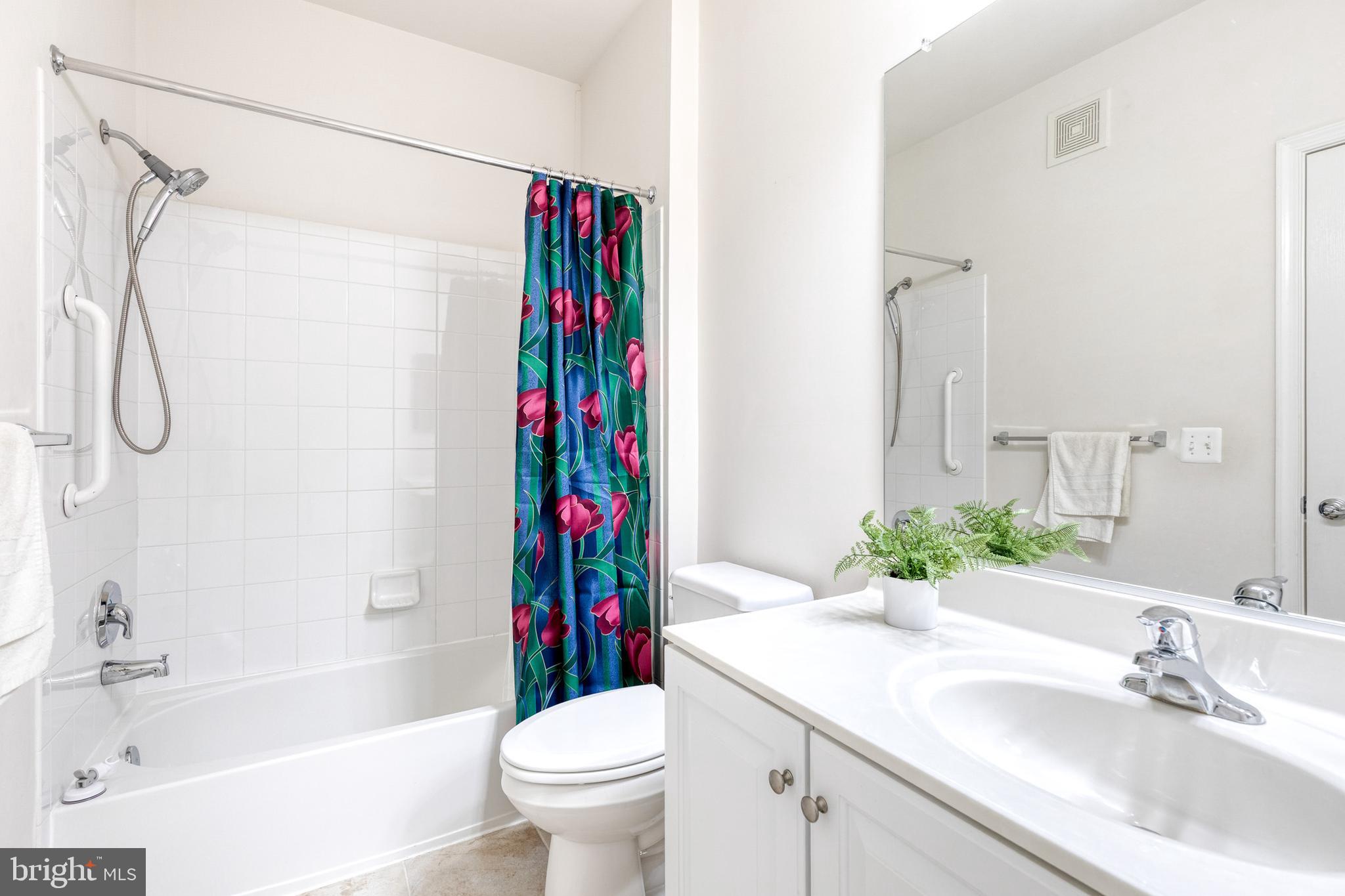 7305 Brookview Road, Unit 308 Elkridge, MD 21075 - Photo 20 of 33 Second full bath w/tub/shower