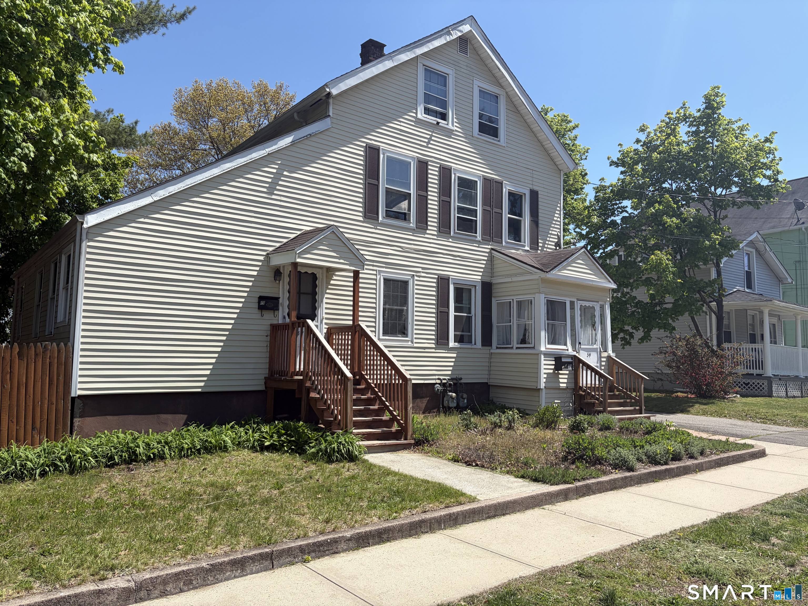 39 Webb Street Hamden, CT 06517 - Photo 2 of 29