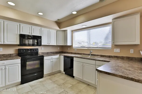 $2,299 | 6759 North 77th Drive, Glendale, AZ 85303