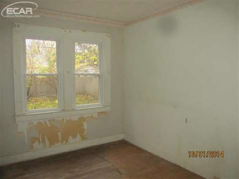 1902 Mackin Road Flint, MI 48504 - Photo 7 of 8 20424505-6.JPG