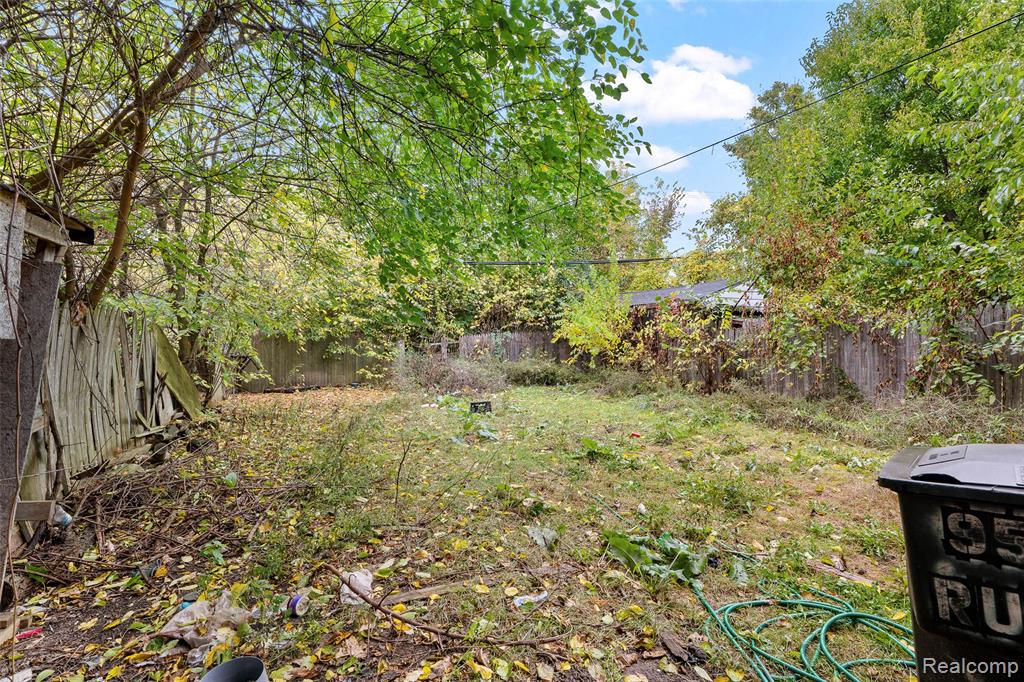 9549 Rutland Street Detroit, MI 48227 - Photo 3 of 29 Gallery Image 3