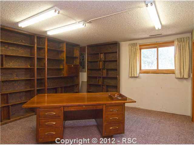 1062 Valley Road Colorado Springs, CO 80904 - Photo 8 of 16 Gallery Image 8