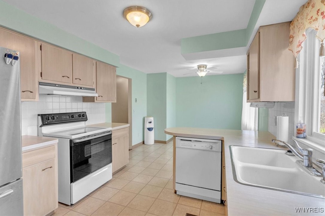 4567 Beach Ridge Road Pendleton, NY 14094 - Photo 12 of 37