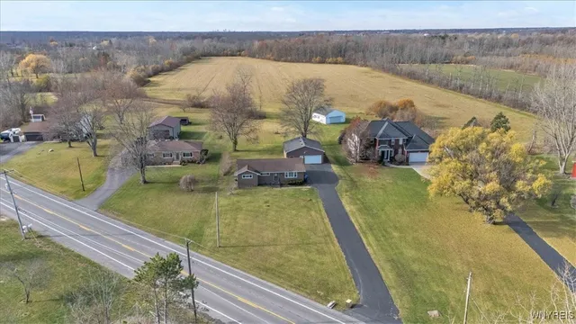$299,900 | 4567 Beach Ridge Road, Pendleton, NY 14094