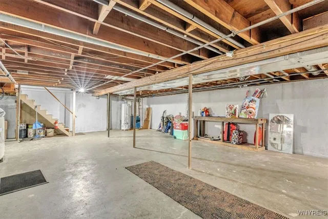 $299,900 | 4567 Beach Ridge Road, Pendleton, NY 14094