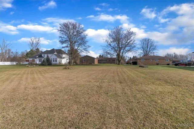 $299,900 | 4567 Beach Ridge Road, Pendleton, NY 14094