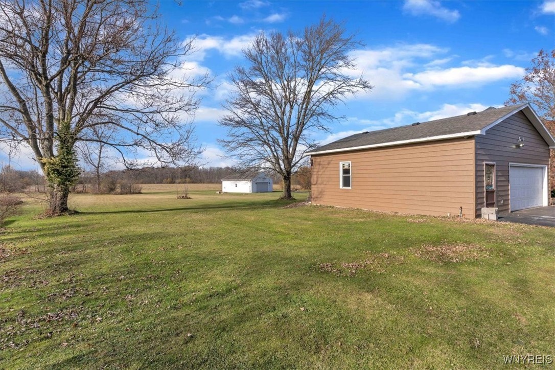 4567 Beach Ridge Road Pendleton, NY 14094 - Photo 7 of 37