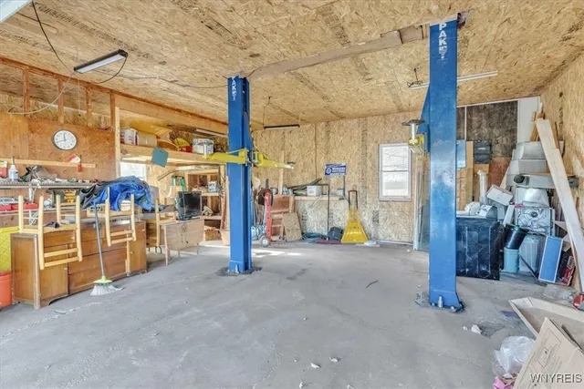 $299,900 | 4567 Beach Ridge Road, Pendleton, NY 14094