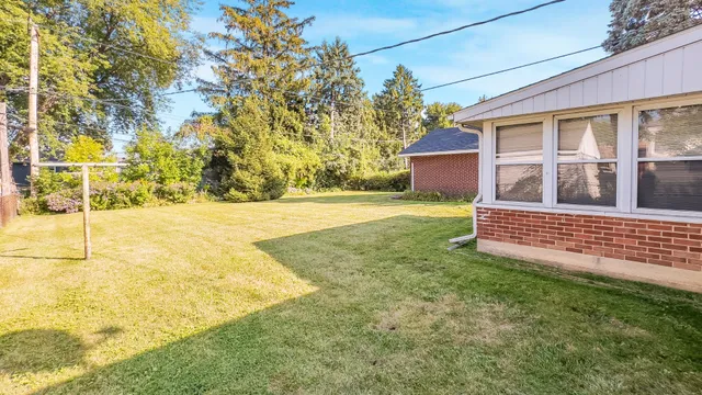 $254,900 | 819 Fulton Avenue, Waukegan, IL 60085