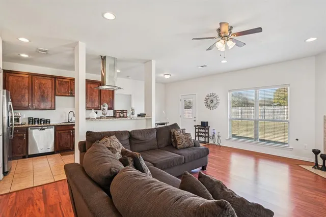 $309,000 | 801 Cascade Drive, Glenn Heights, TX 75154