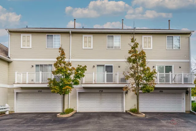 $2,950 | 1719 Sienna Court, Wheeling, IL 60090