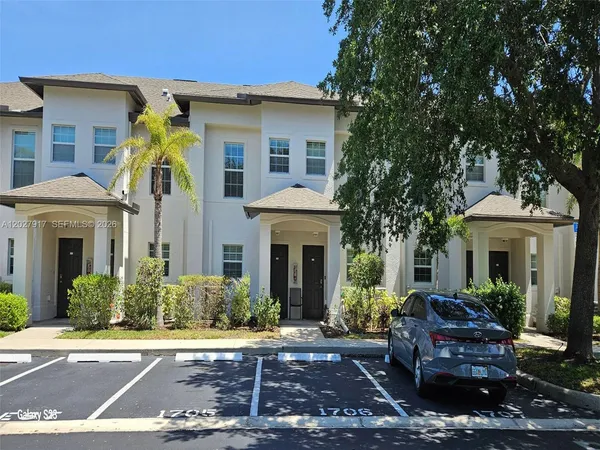 $2,200 | 9101 Gervais Circle, Unit 1705, Naples, FL 34120