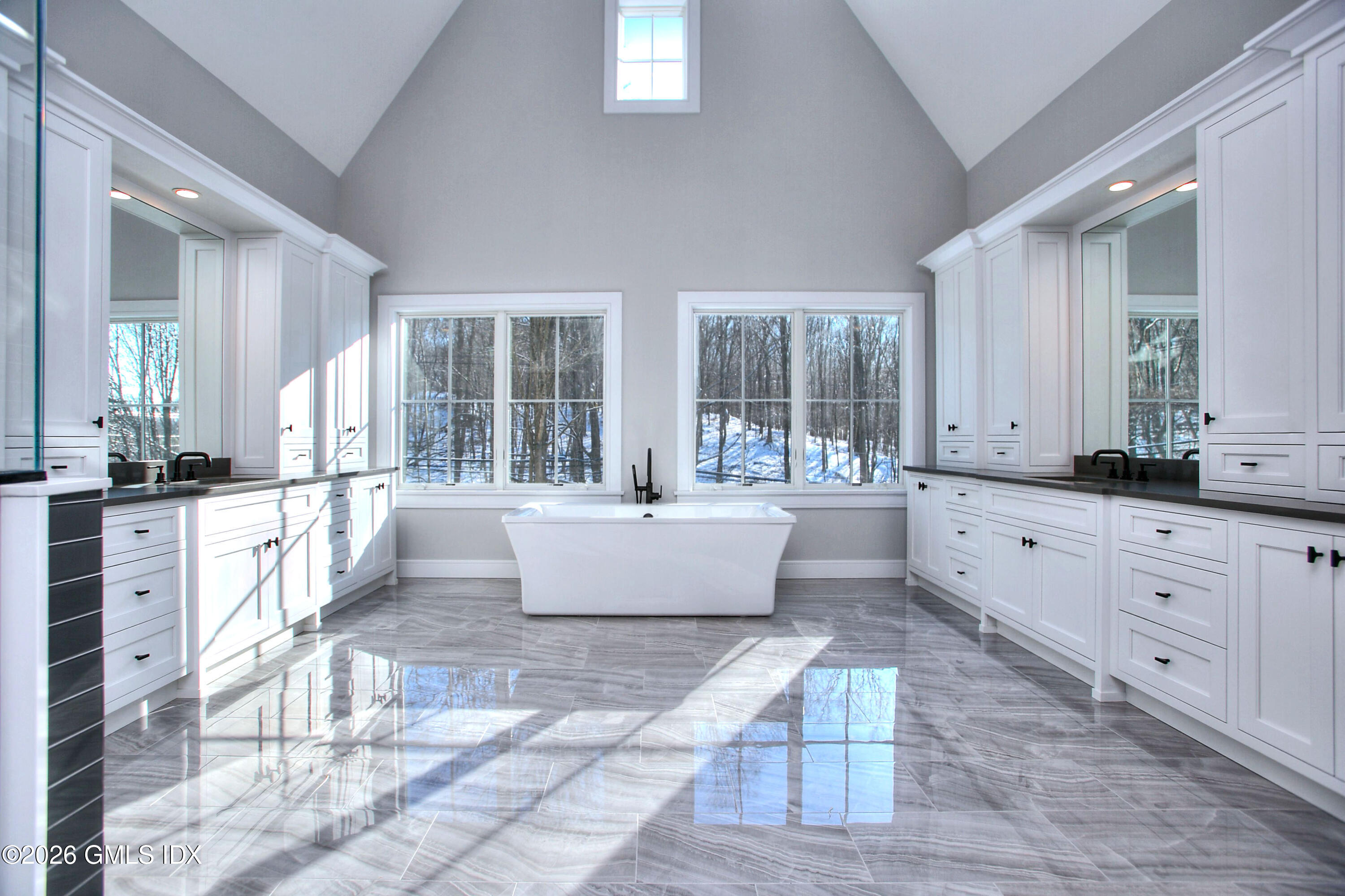 161 Pecksland Road Greenwich, CT 06831 - Photo 13 of 25 Primary Bath