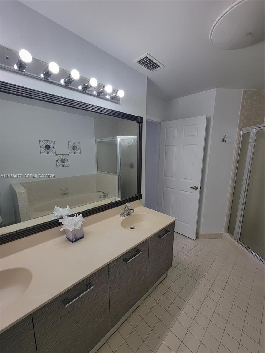 13541 Northwest 5th Court Plantation, FL 33325 - Photo 13 of 20