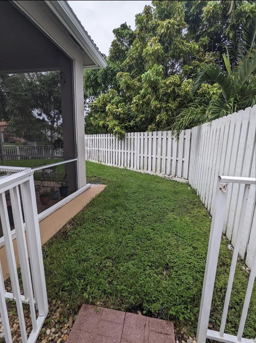 13541 Northwest 5th Court Plantation, FL 33325 - Photo 4 of 20