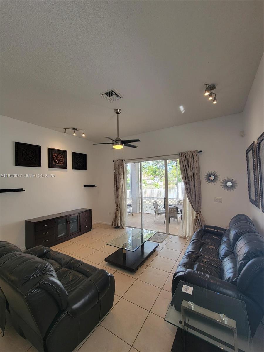 13541 Northwest 5th Court Plantation, FL 33325 - Photo 7 of 20