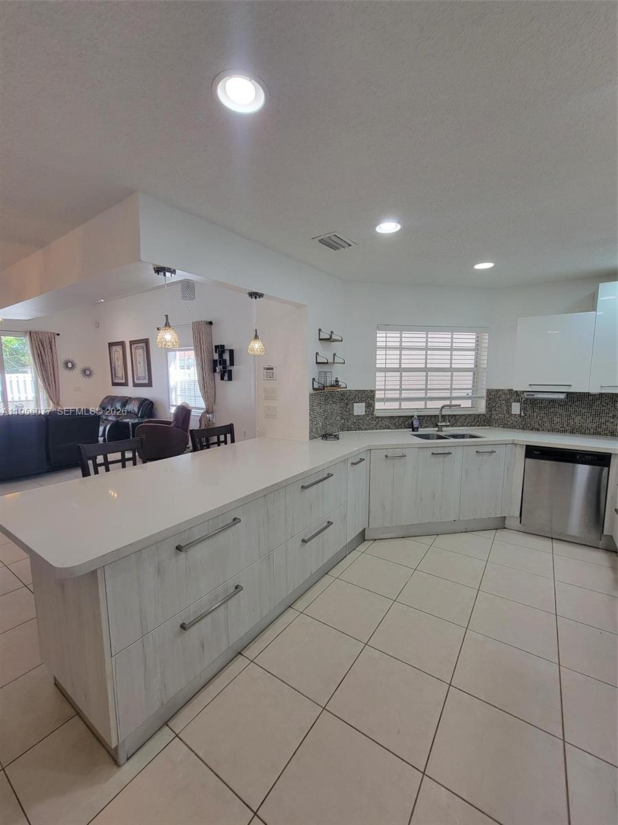 13541 Northwest 5th Court Plantation, FL 33325 - Photo 10 of 20