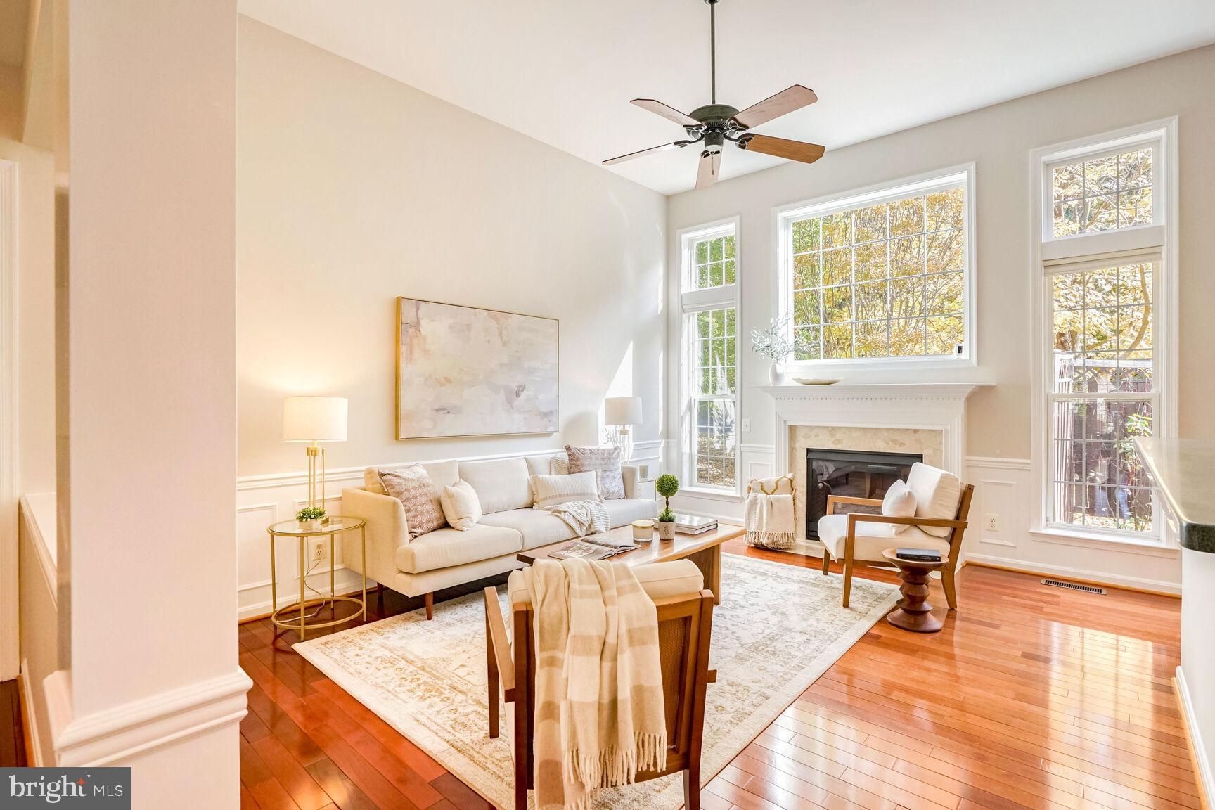 2459 Arctic Fox Way Reston, VA 20191 - Photo 14 of 45 Light and Bright Family Room
