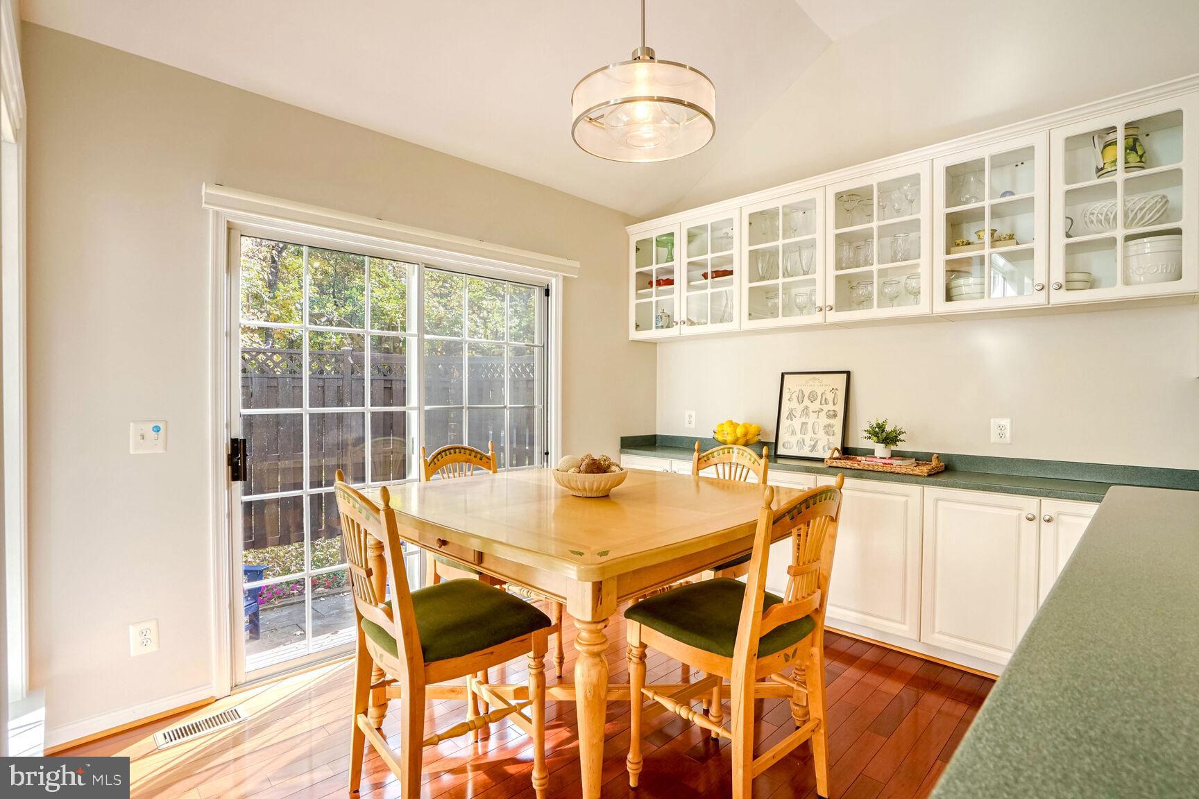 2459 Arctic Fox Way Reston, VA 20191 - Photo 15 of 45 Breakfast Room with slider to patio
