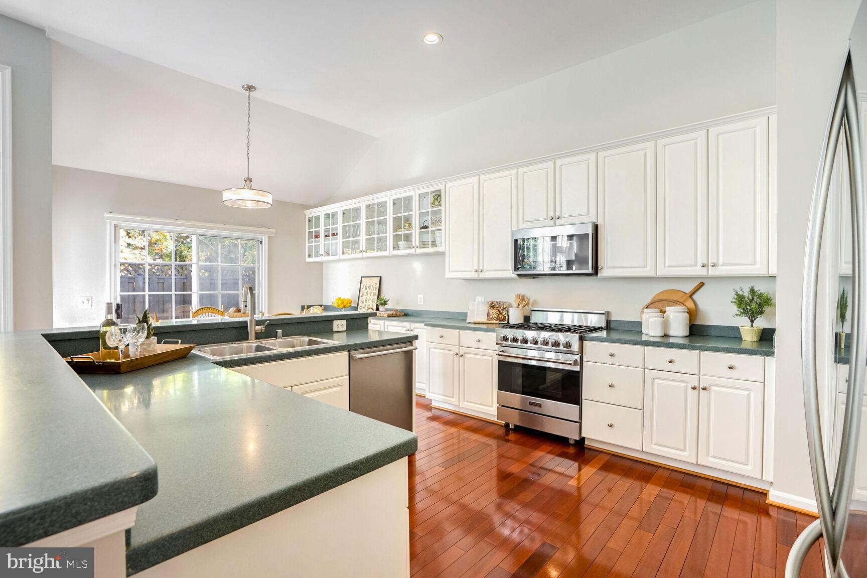 2459 Arctic Fox Way Reston, VA 20191 - Photo 19 of 45 Gas Range and so much cabinetry!