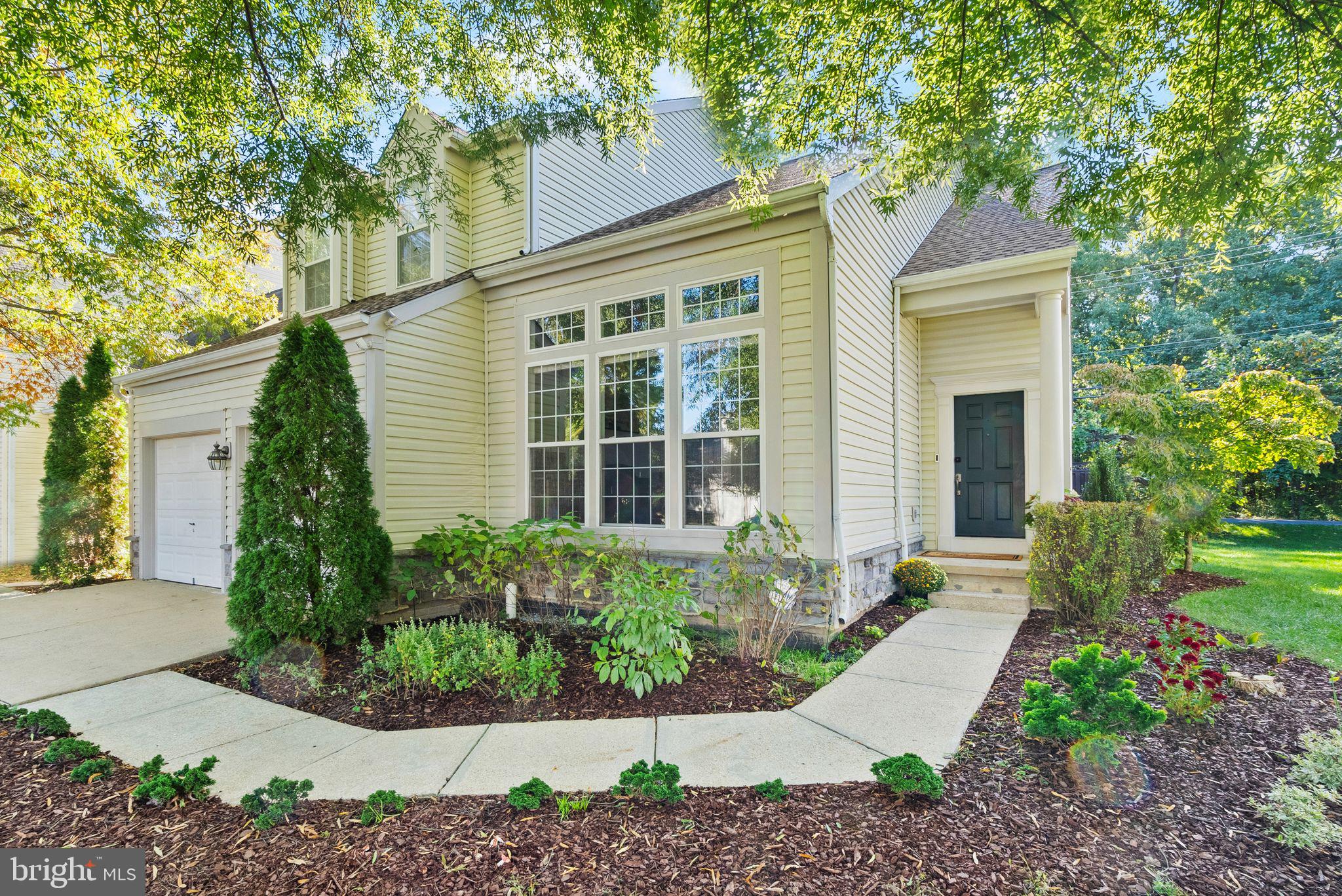 2459 Arctic Fox Way Reston, VA 20191 - Photo 2 of 45 Gallery Image 2