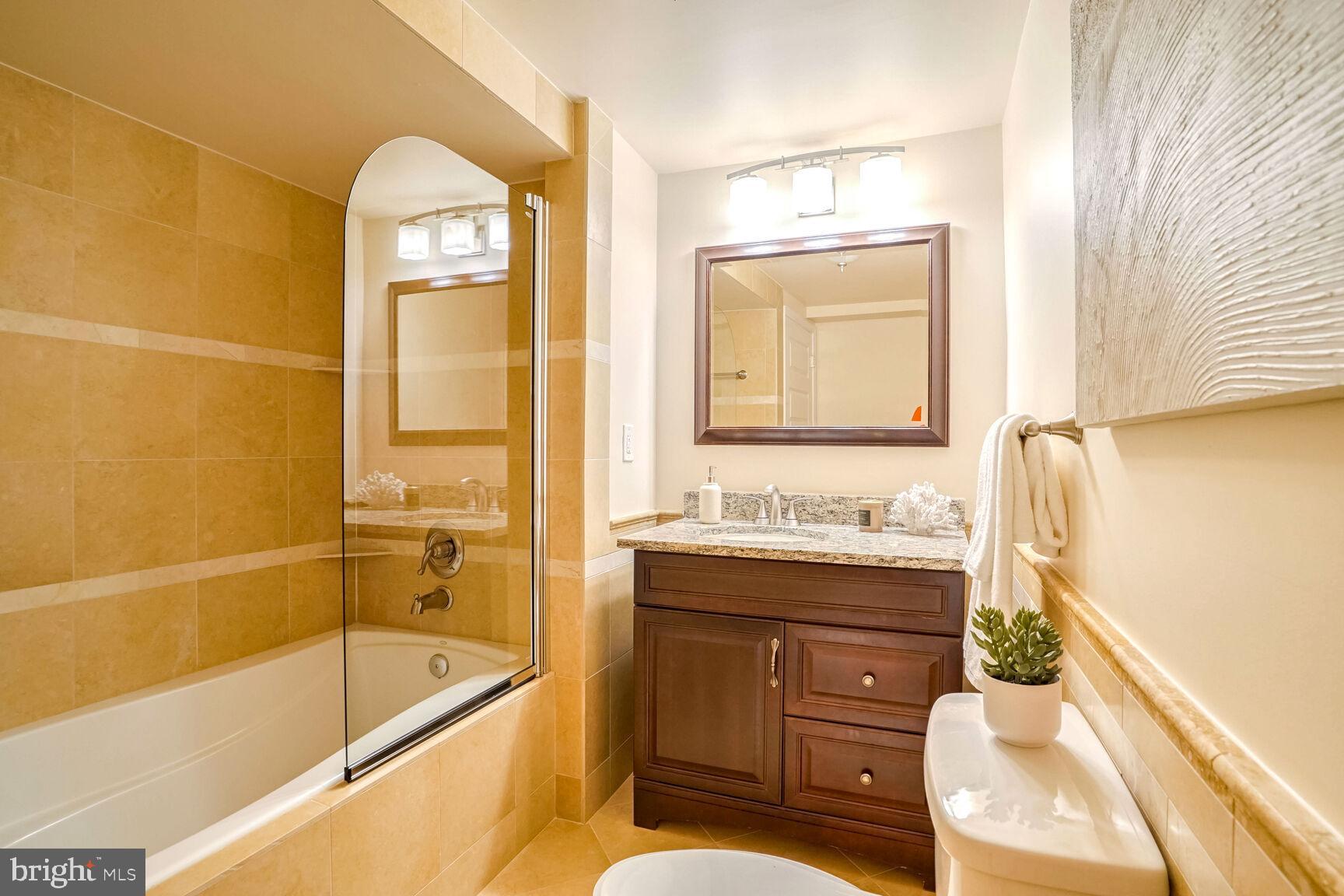 2459 Arctic Fox Way Reston, VA 20191 - Photo 28 of 45 LL Full Bathroom