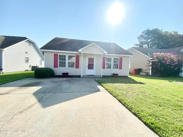 $1,467 | 202 Old Oak Road, Elizabeth City, NC 27909