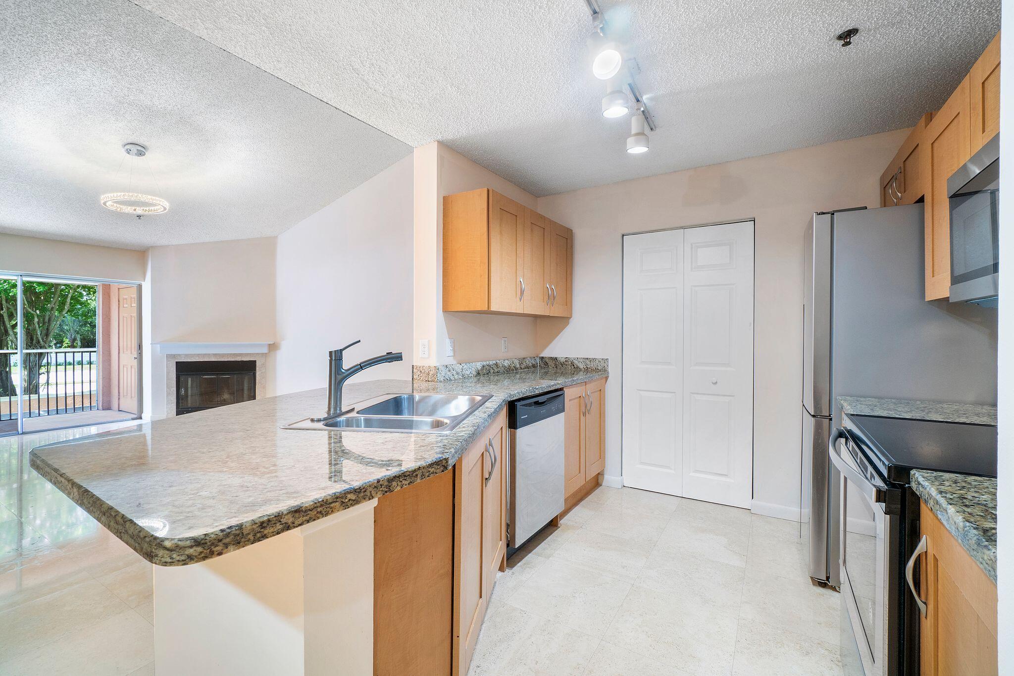 3207 Clint Moore Road, Unit 204 Boca Raton, FL 33496 - Photo 3 of 20 3TF9Kig4