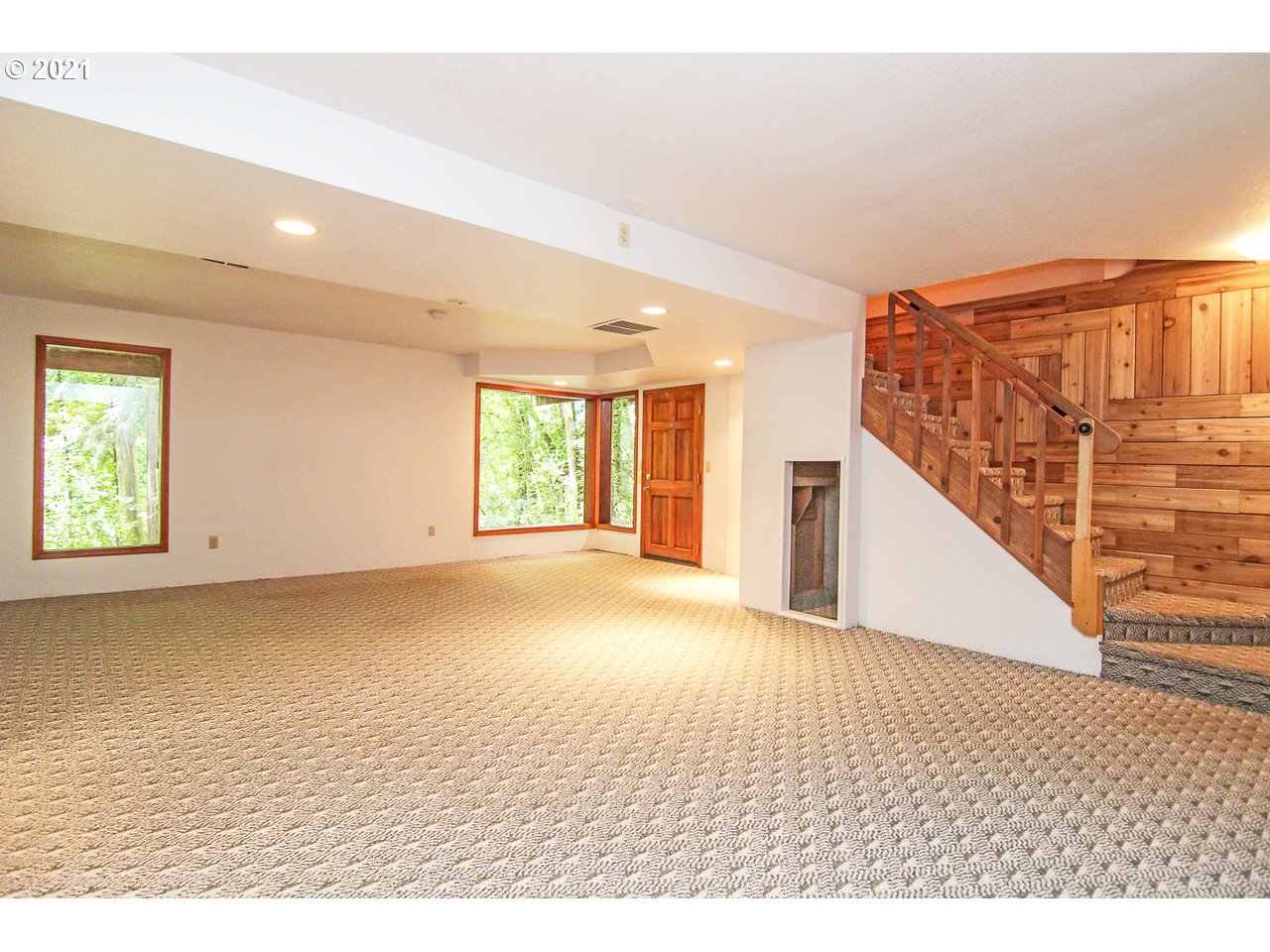 5184 Southwest Custer Street Portland, OR 97219 - Photo 15 of 32 Gallery Image 15