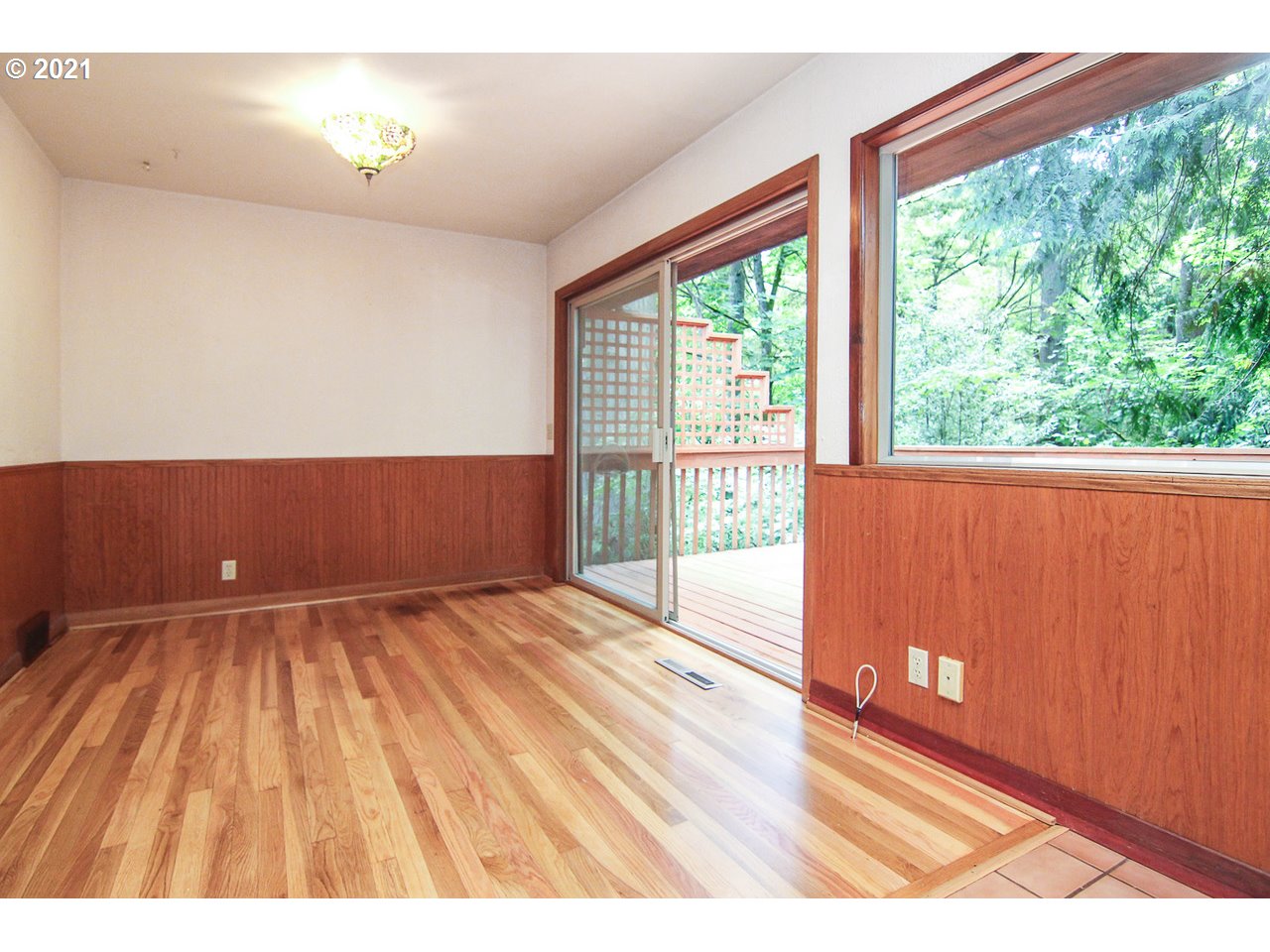 5184 Southwest Custer Street Portland, OR 97219 - Photo 2 of 32 Gallery Image 2