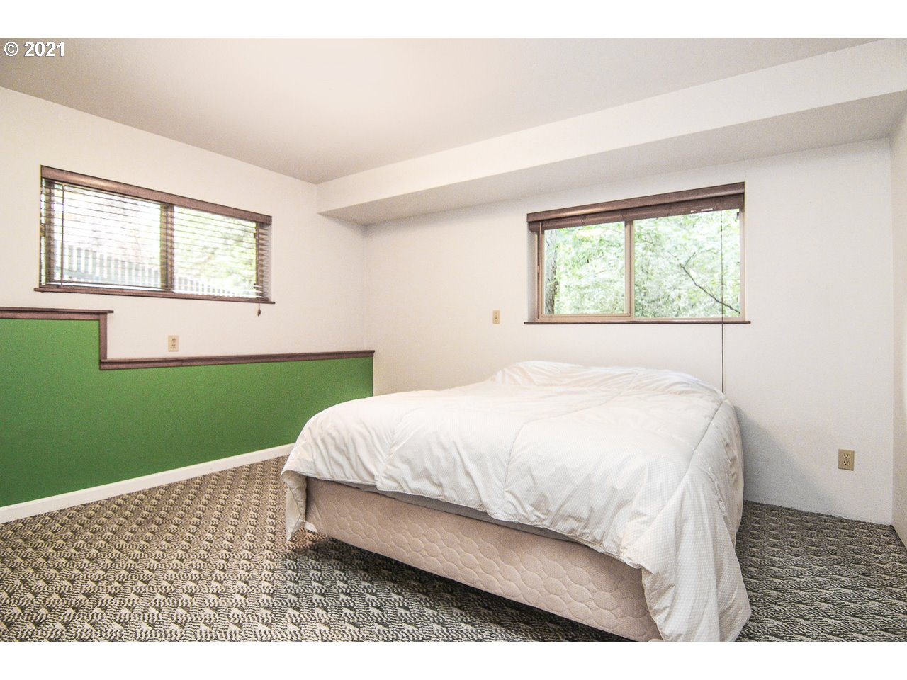 5184 Southwest Custer Street Portland, OR 97219 - Photo 21 of 32 Gallery Image 21
