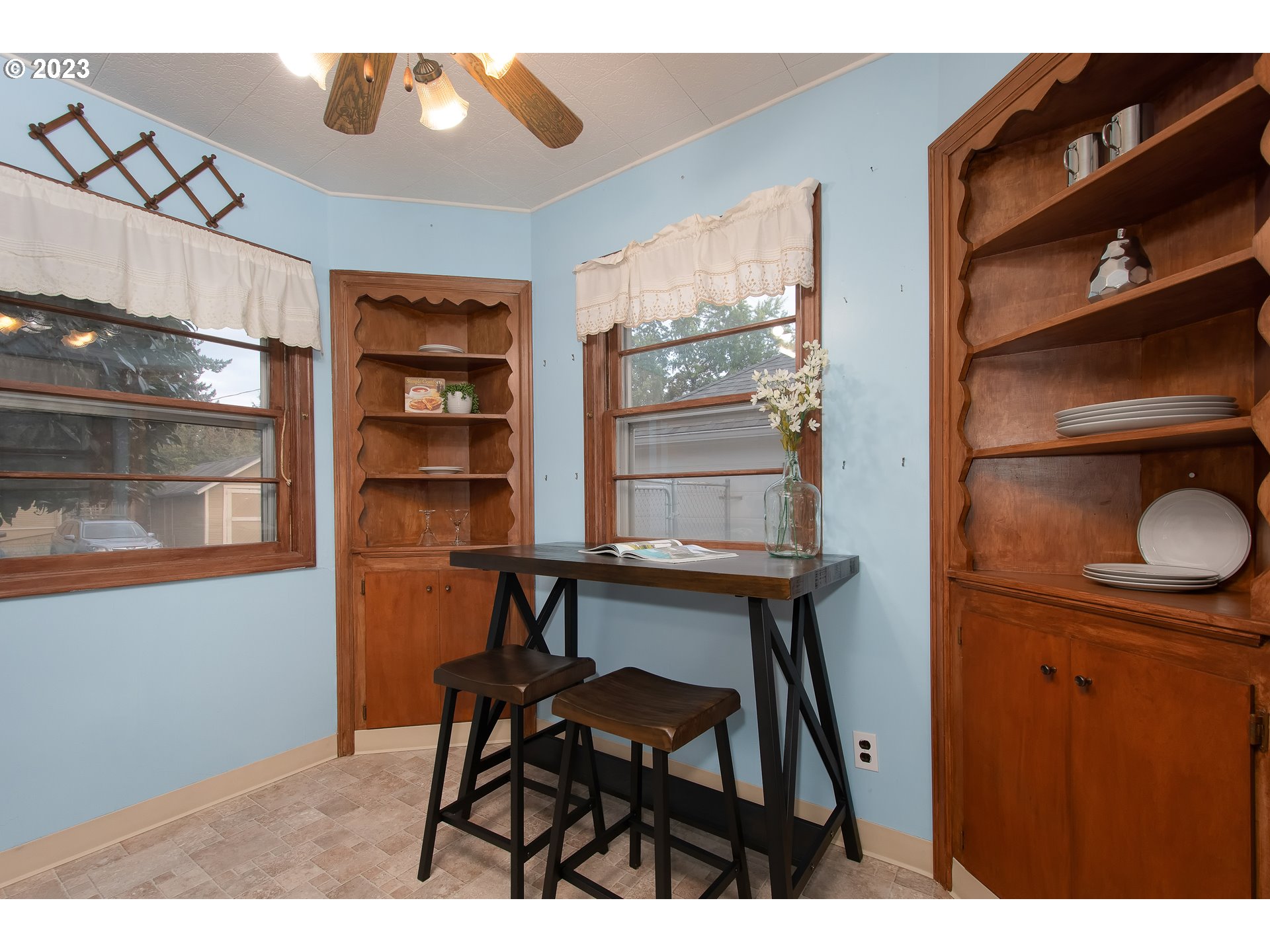 110 Northwest 12th Street Gresham, OR 97030 - Photo 20 of 43 a workspace