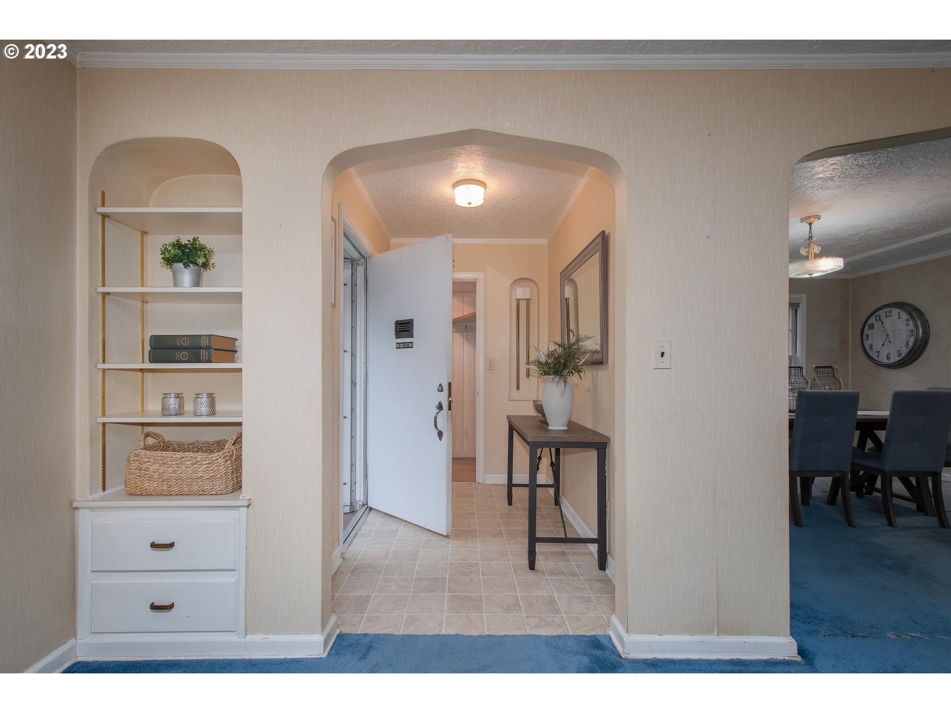 110 Northwest 12th Street Gresham, OR 97030 - Photo 3 of 43 a view of livingroom with furniture