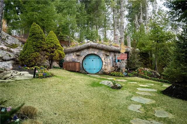 $1,100,000 | 28 Alexander Circle, Richmond, RI 02898