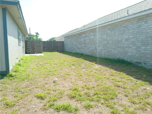$1,675 | 610 Kaipo Drive, Corpus Christi, TX 78418