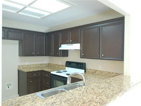 $1,675 | 610 Kaipo Drive, Corpus Christi, TX 78418