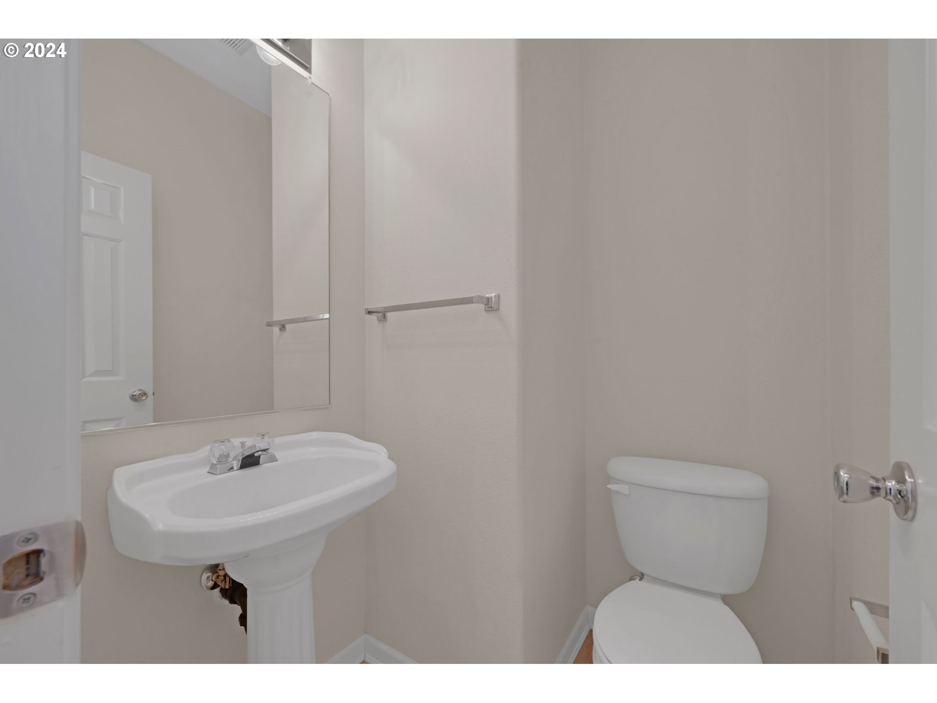 1664 Riley Lane Eugene, OR 97402 - Photo 12 of 35 Gallery Image 12