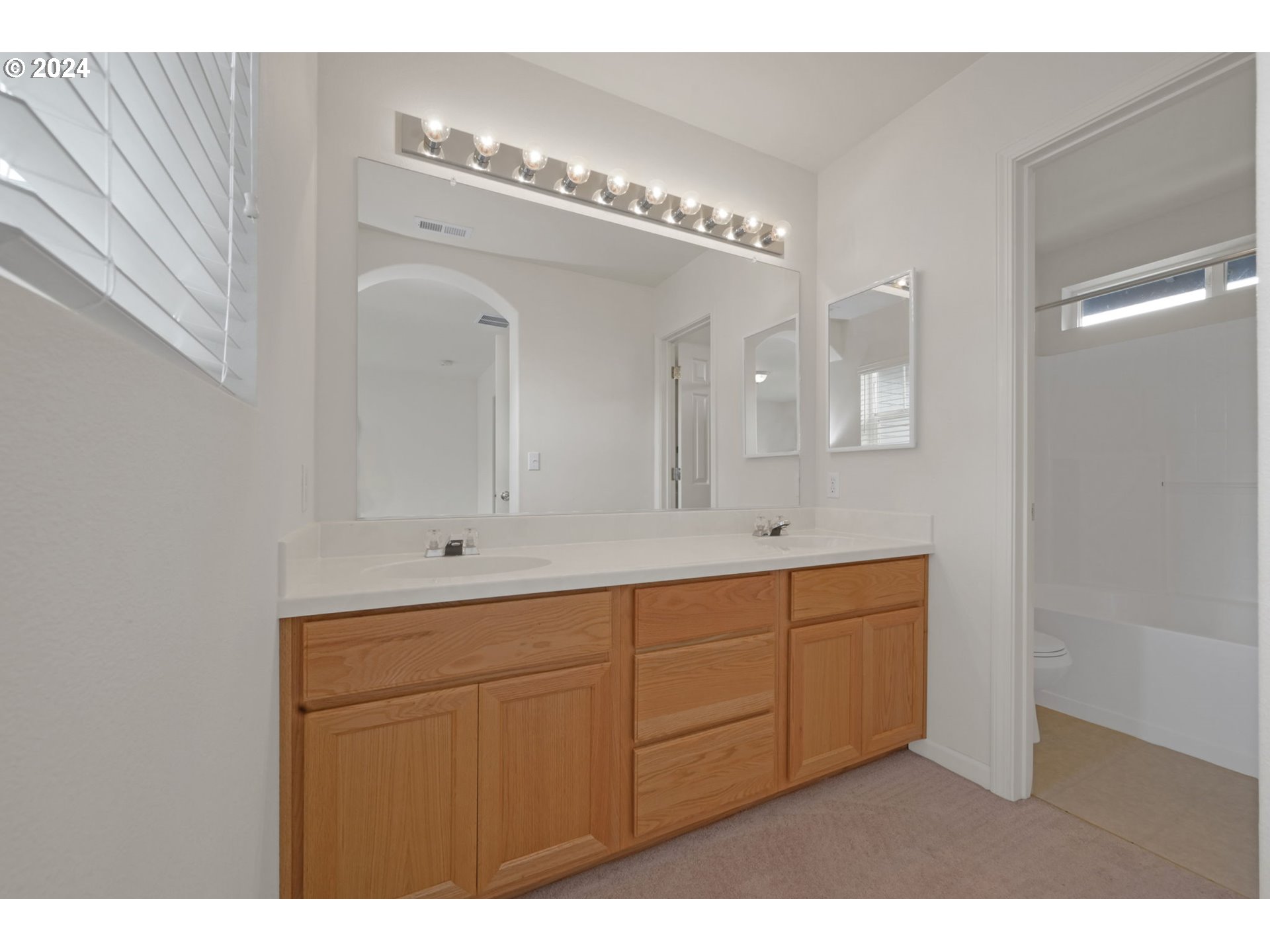 1664 Riley Lane Eugene, OR 97402 - Photo 21 of 35 Gallery Image 21