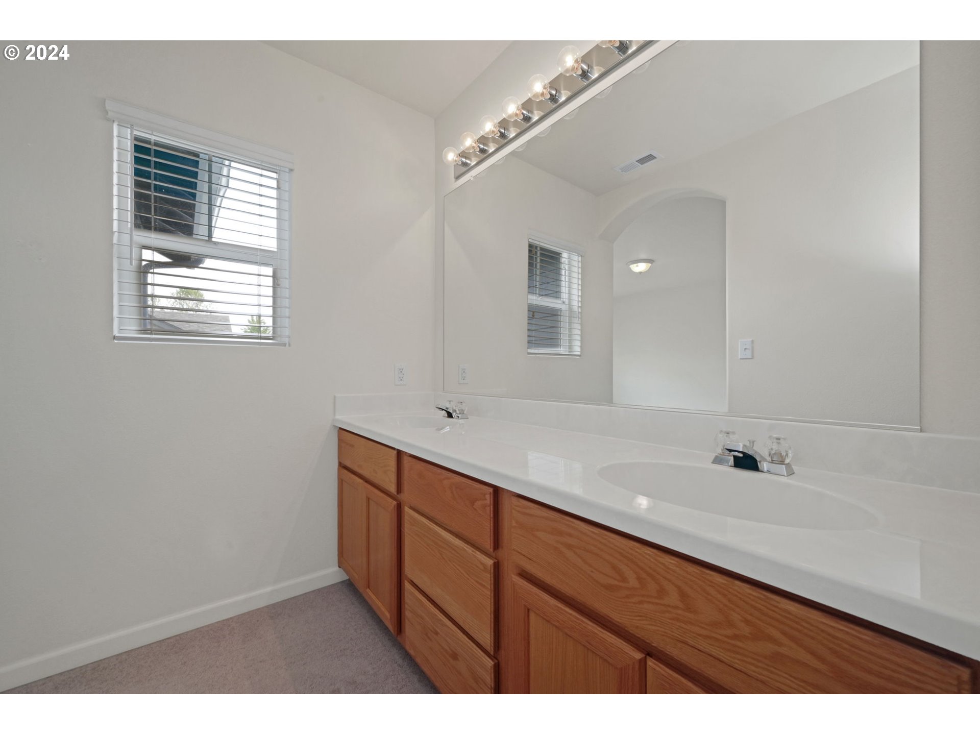 1664 Riley Lane Eugene, OR 97402 - Photo 23 of 35 Gallery Image 23