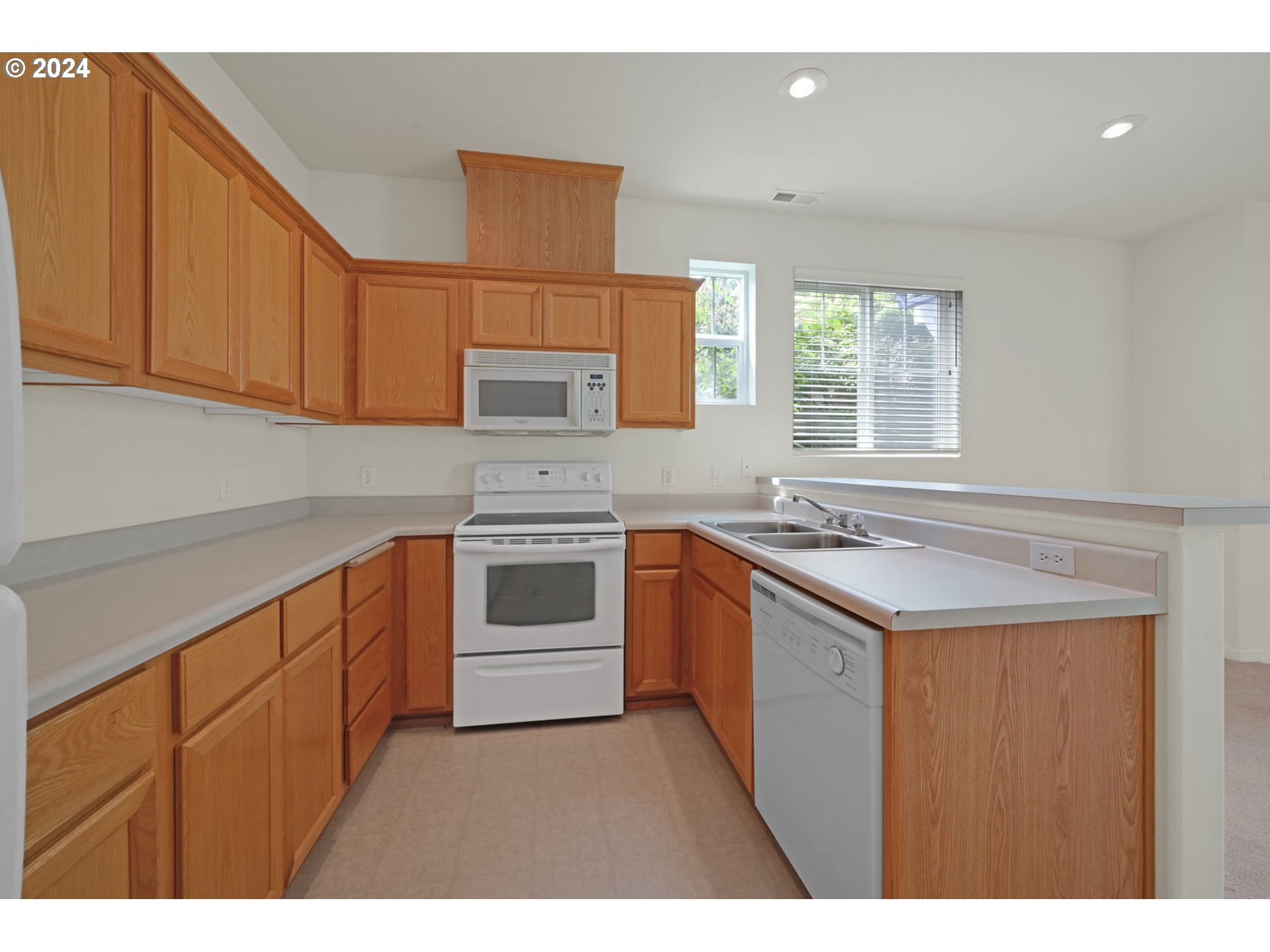1664 Riley Lane Eugene, OR 97402 - Photo 7 of 35 Gallery Image 7