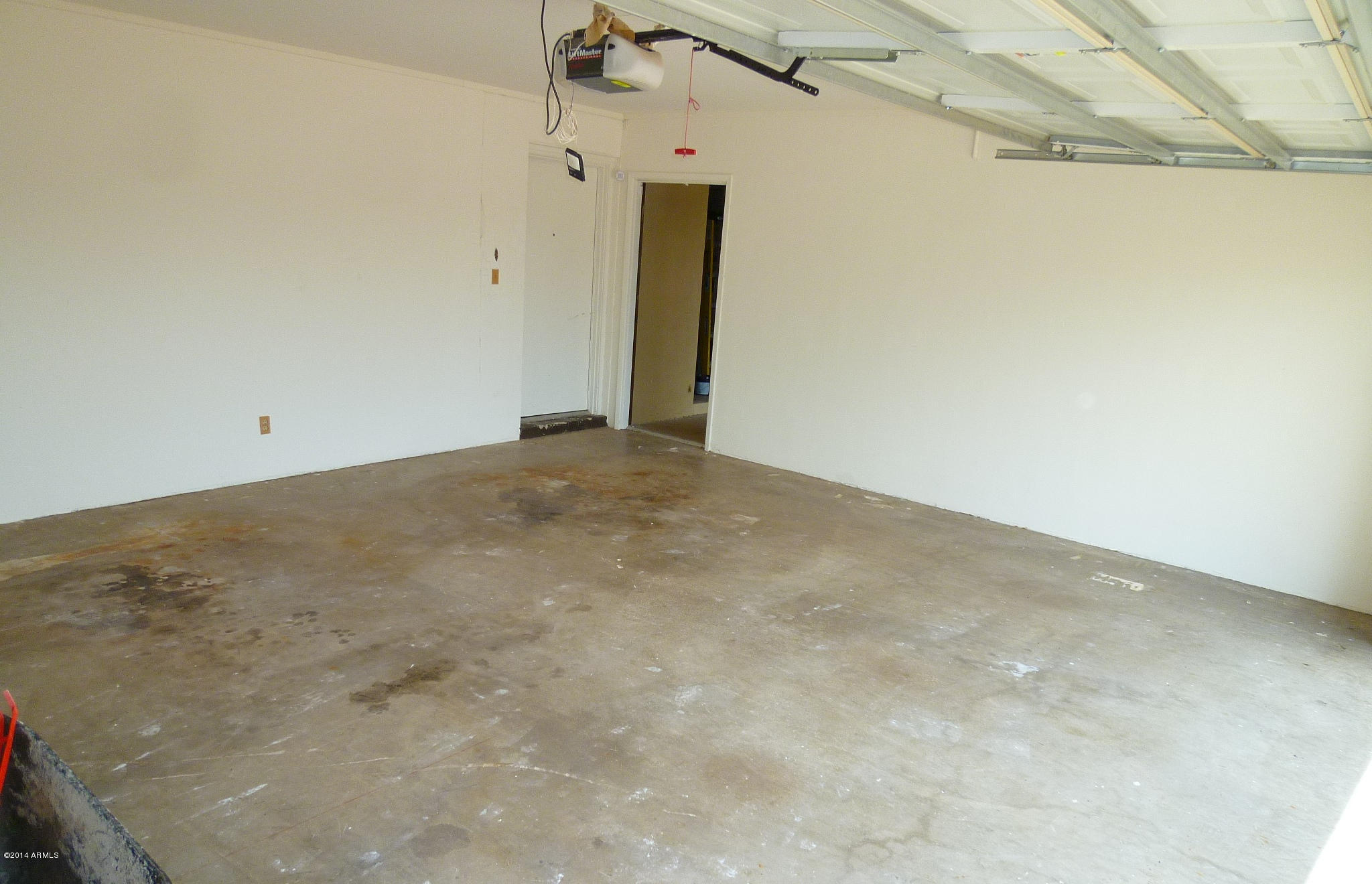 5227 East Osborn Road Phoenix, AZ 85018 - Photo 45 of 46 an empty room with a natural light