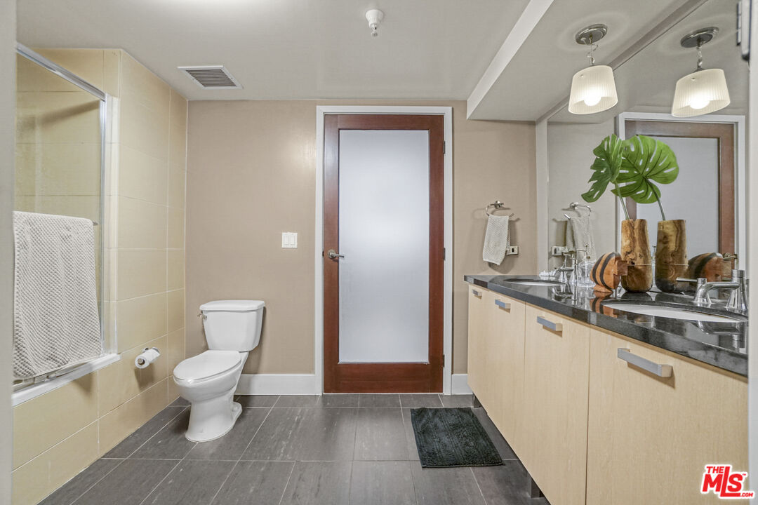 460 South Spring Street, Unit 212 Los Angeles, CA 90013 - Photo 12 of 35