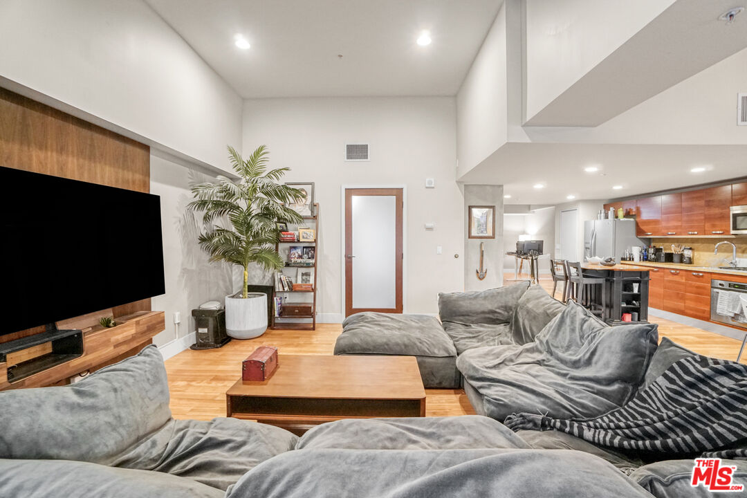 460 South Spring Street, Unit 212 Los Angeles, CA 90013 - Photo 13 of 35