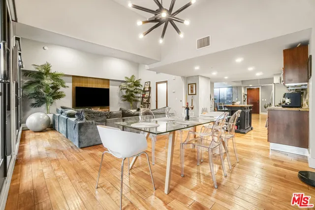 $3,000 | 460 South Spring Street, Unit 212, Los Angeles, CA 90013