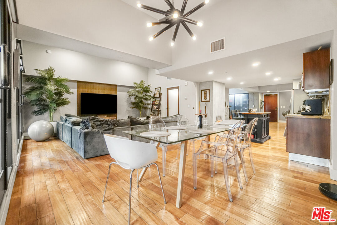 460 South Spring Street, Unit 212 Los Angeles, CA 90013 - Photo 3 of 35