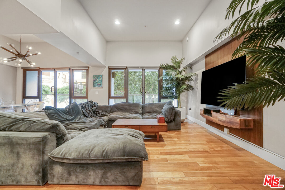 460 South Spring Street, Unit 212 Los Angeles, CA 90013 - Photo 4 of 35