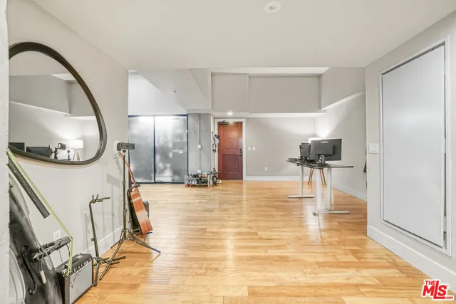 $3,000 | 460 South Spring Street, Unit 212, Los Angeles, CA 90013